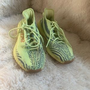 Yeezy Semi Frozen Yellow V2 HTF